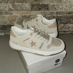 Vintage Havana Brand New Beige and White Star Sneakers